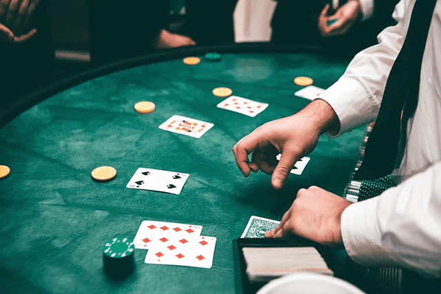 Muốn chơi thành tạo tựa game Blackjack cần có những yếu tố nào?