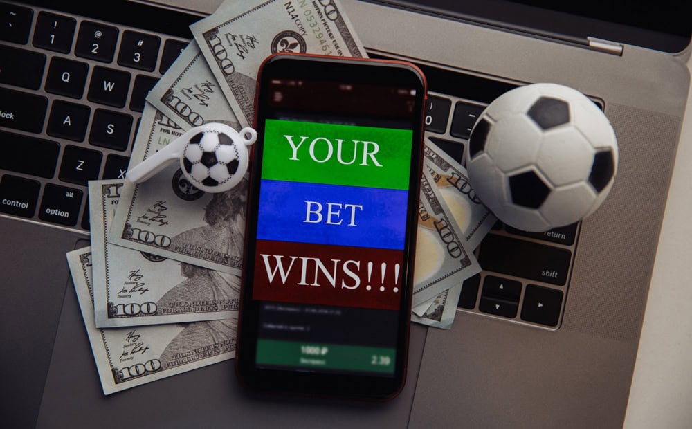 Cá độ bóng đá trên điện thoại và những lợi ích không tưởng